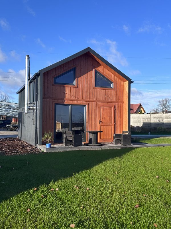 Domek całoroczny w stylu stodoła LOFT II o powierzchni 35 m², wykonany z drewna KVH i C24